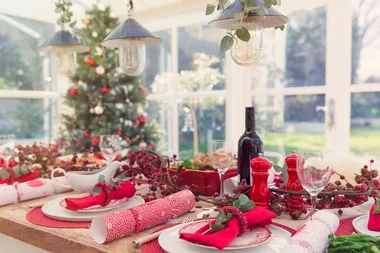 Expert tips for creating Christmas floral arrangements
