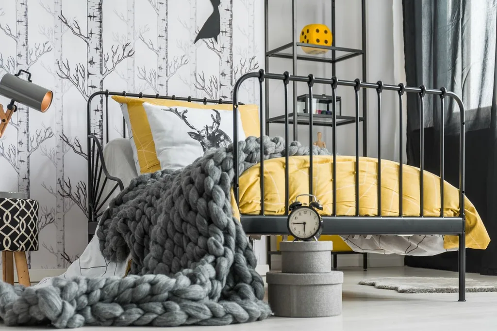 yellow bedroom