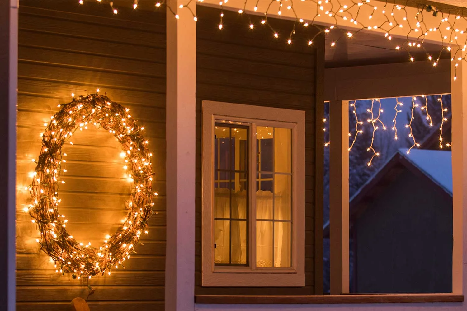 Christmas lights house exterior