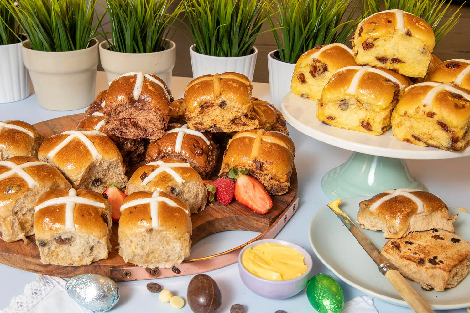 woolworths darrel lea hot cross bun
