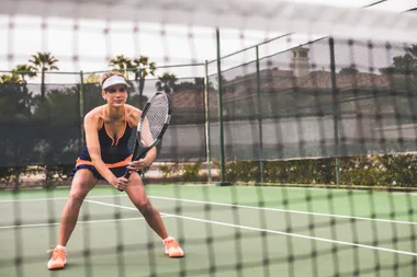 How does the tennis scoring system work?