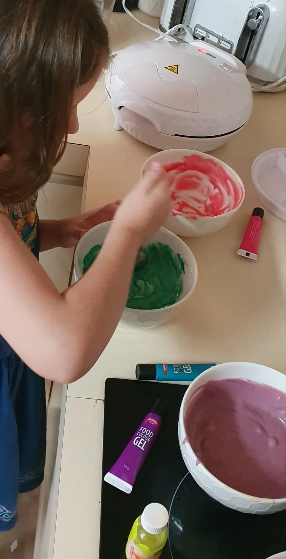 Making a rainbow cake