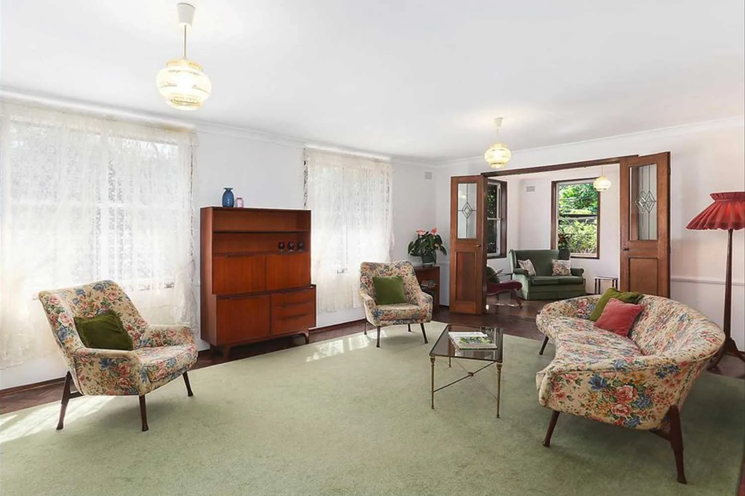 Jen Bishop living room makeover before