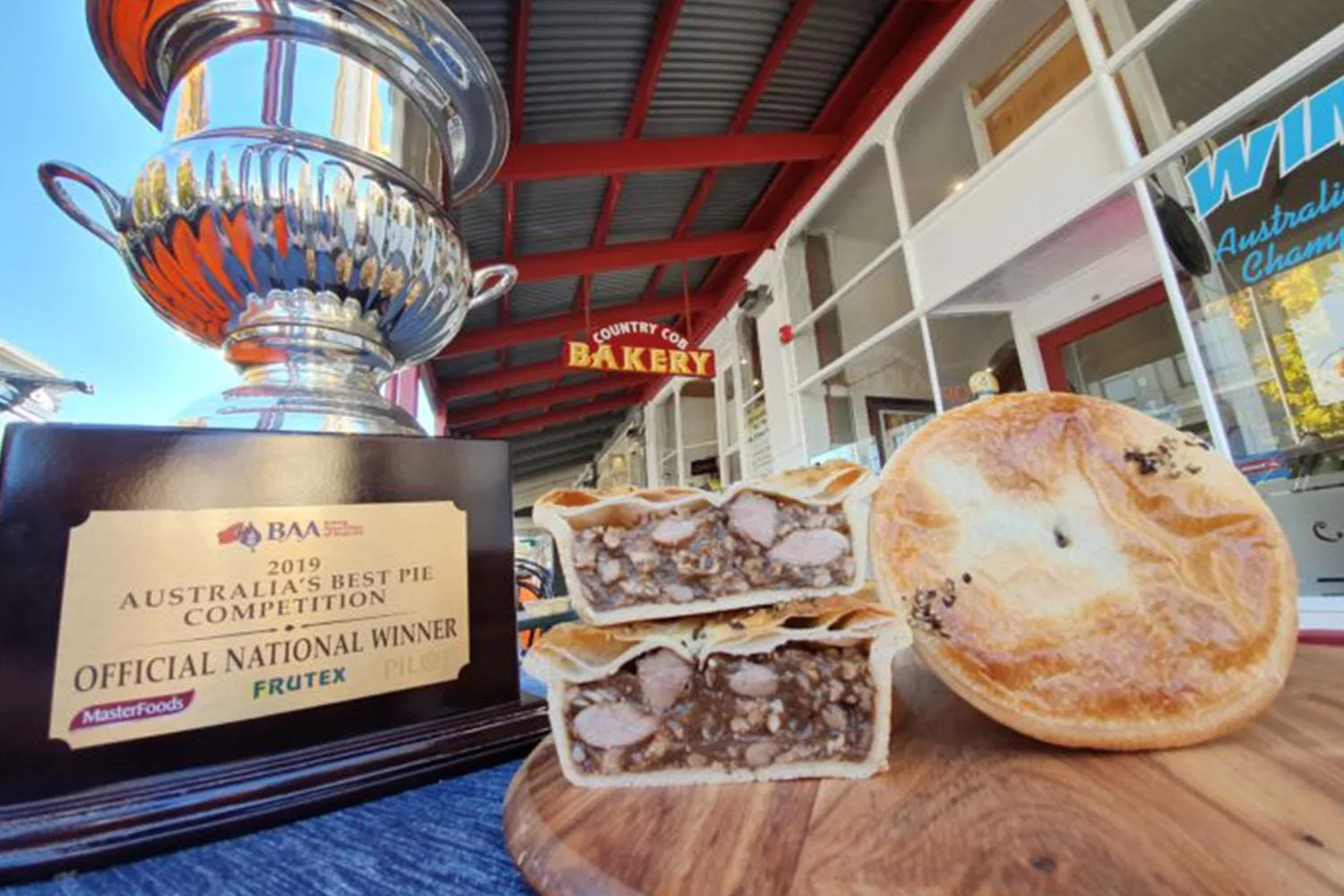 Country Cob Bakery & Cafe meat pie