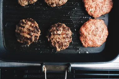 Why you should be putting ice cubes in your meat patties