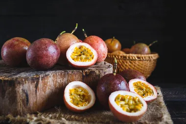 How to pick the best passionfruit at the supermarket