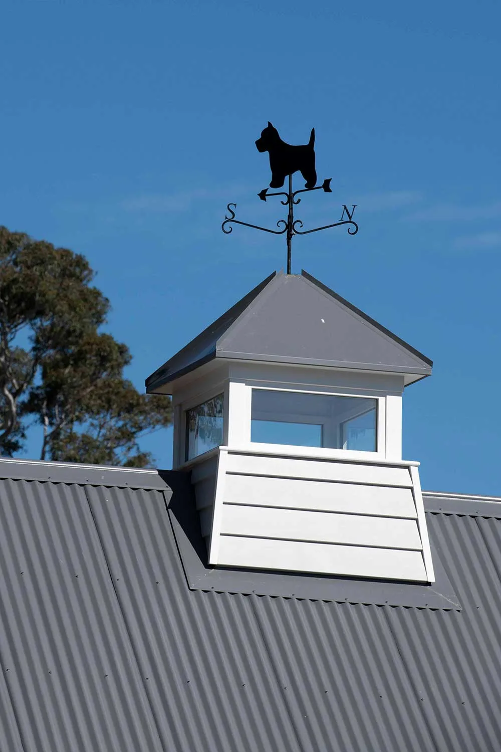 Hamptons roof cupola