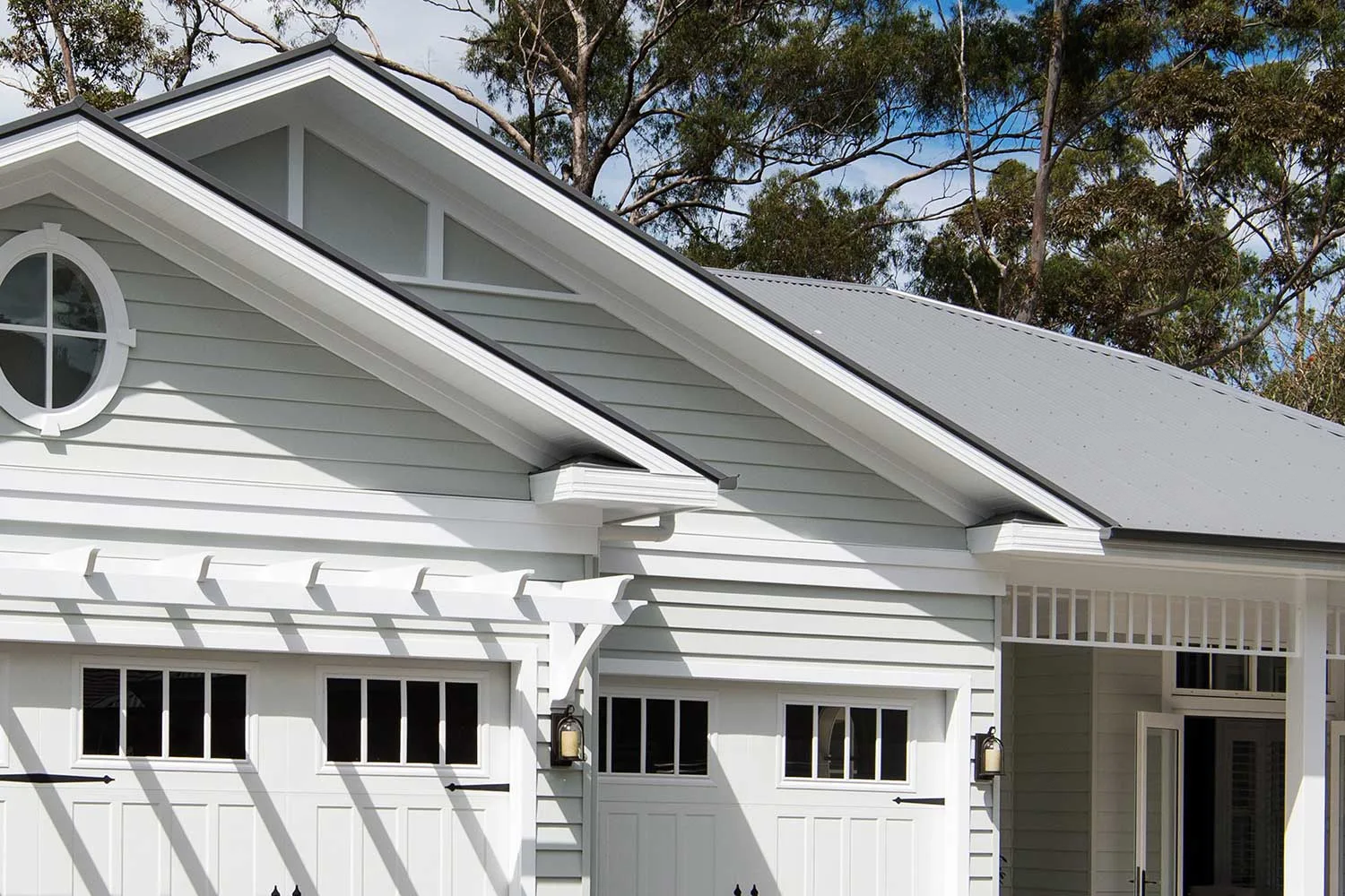 Hamptons eaves