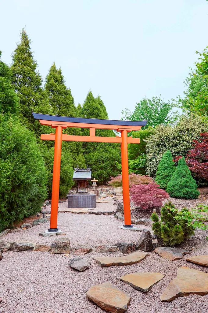 Shinto gate