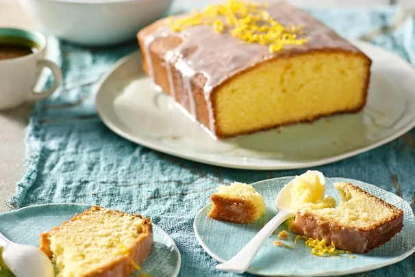 Lemon drizzle cake