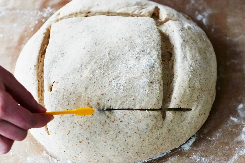 Cutting sourdough