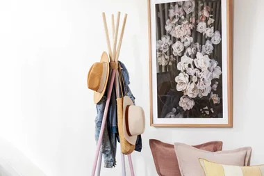 How to make a coat rack with Tara