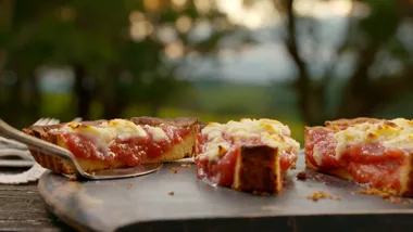 Rhubarb and cheese tart