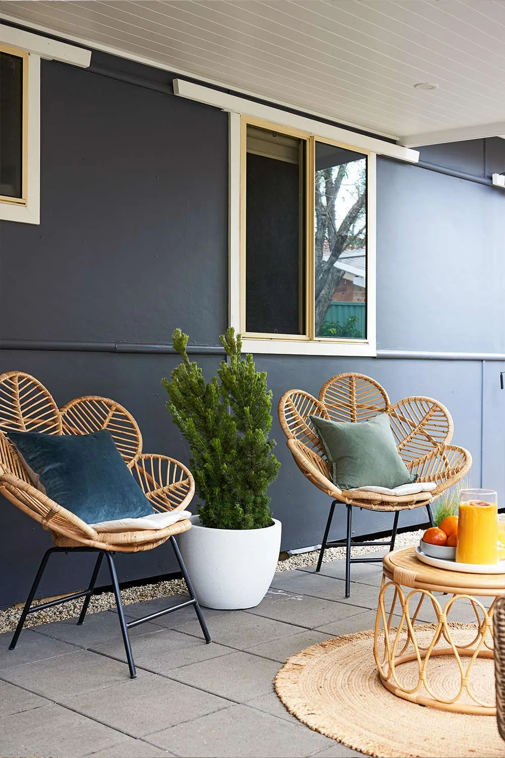 Outdoor room seating