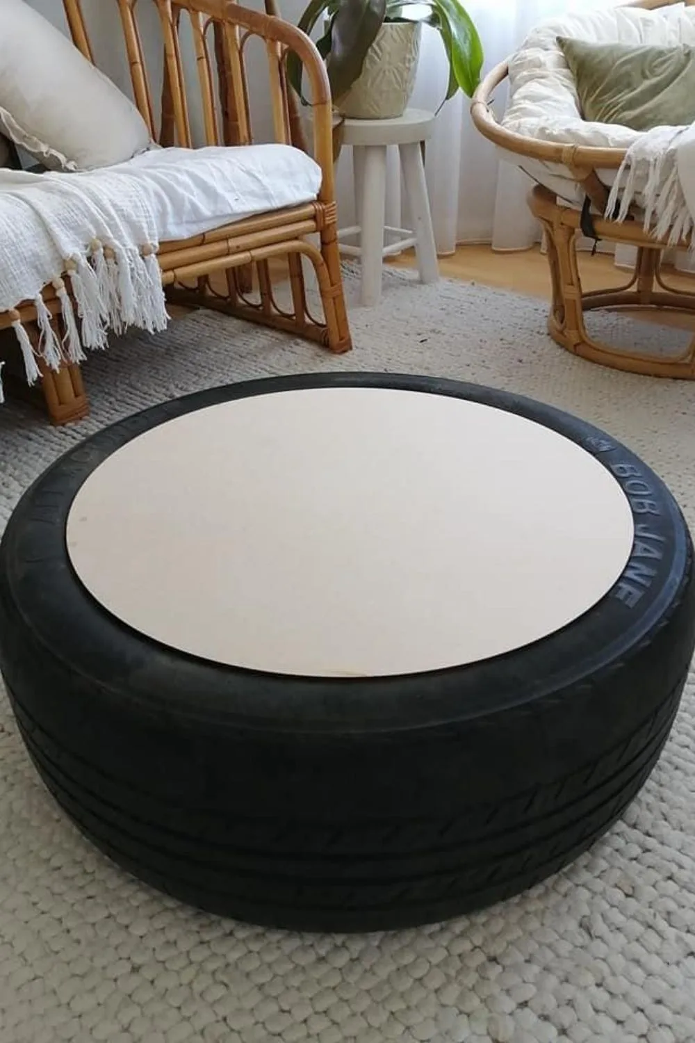 Tyre with round plywood top