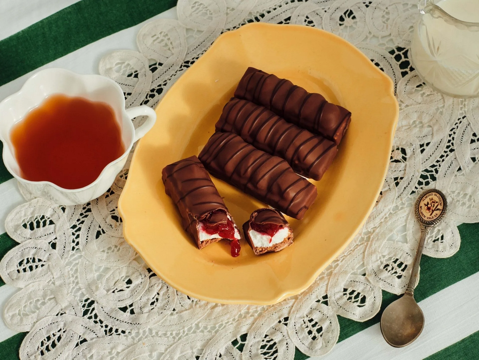 koko black wagon wheel bars