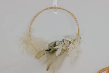 How to make a floral wreath