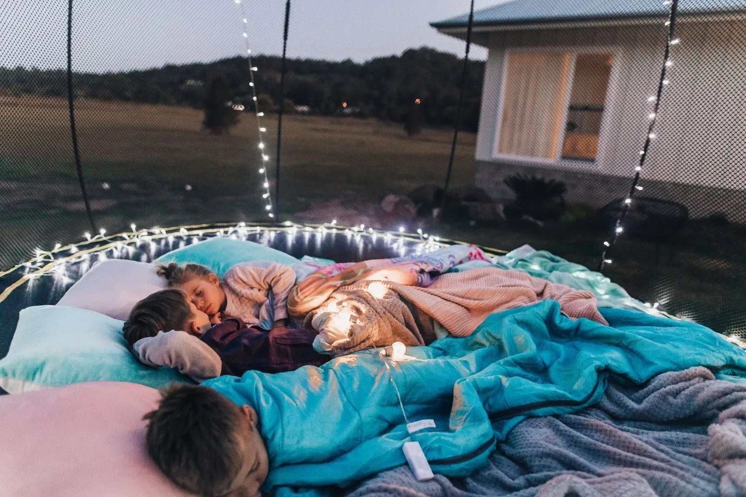 How to set up the ultimate sleepover on a trampoline