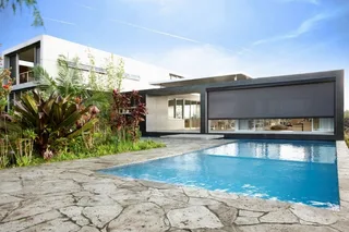 Luxaflex&reg; Evo MagnaTrack Awnings