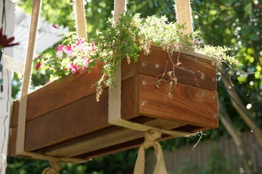 How to make a timber flower box