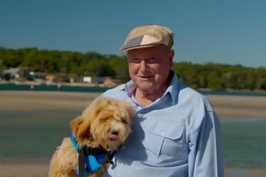 Dr Harry meets Bindi the labradoodle