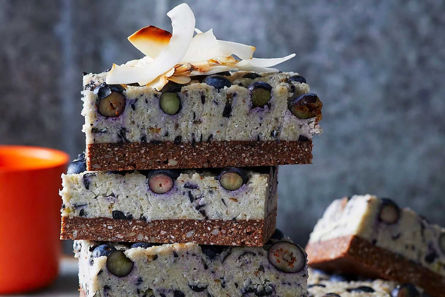 Blueberry, coconut and chocolate raw bars