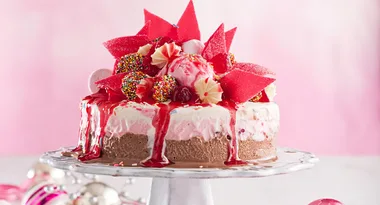 Kids&rsquo; rainbow ice-cream cake