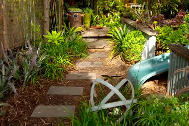Melissa King visits Steven Wells’ garden