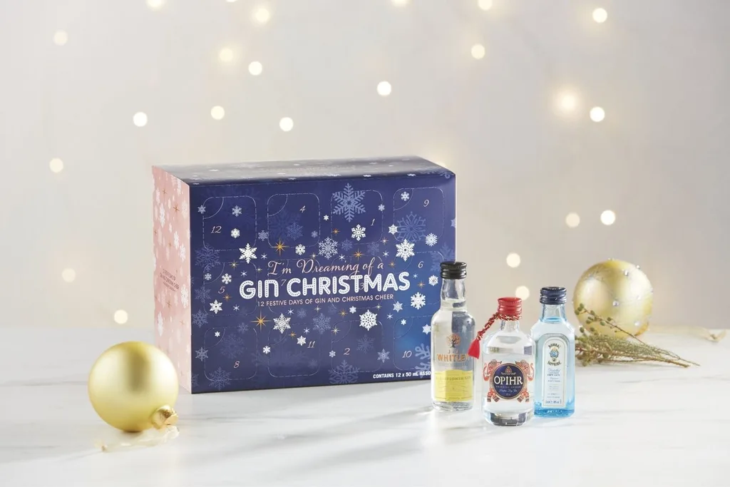 blue gin box with 3 samples and baubles for decoration