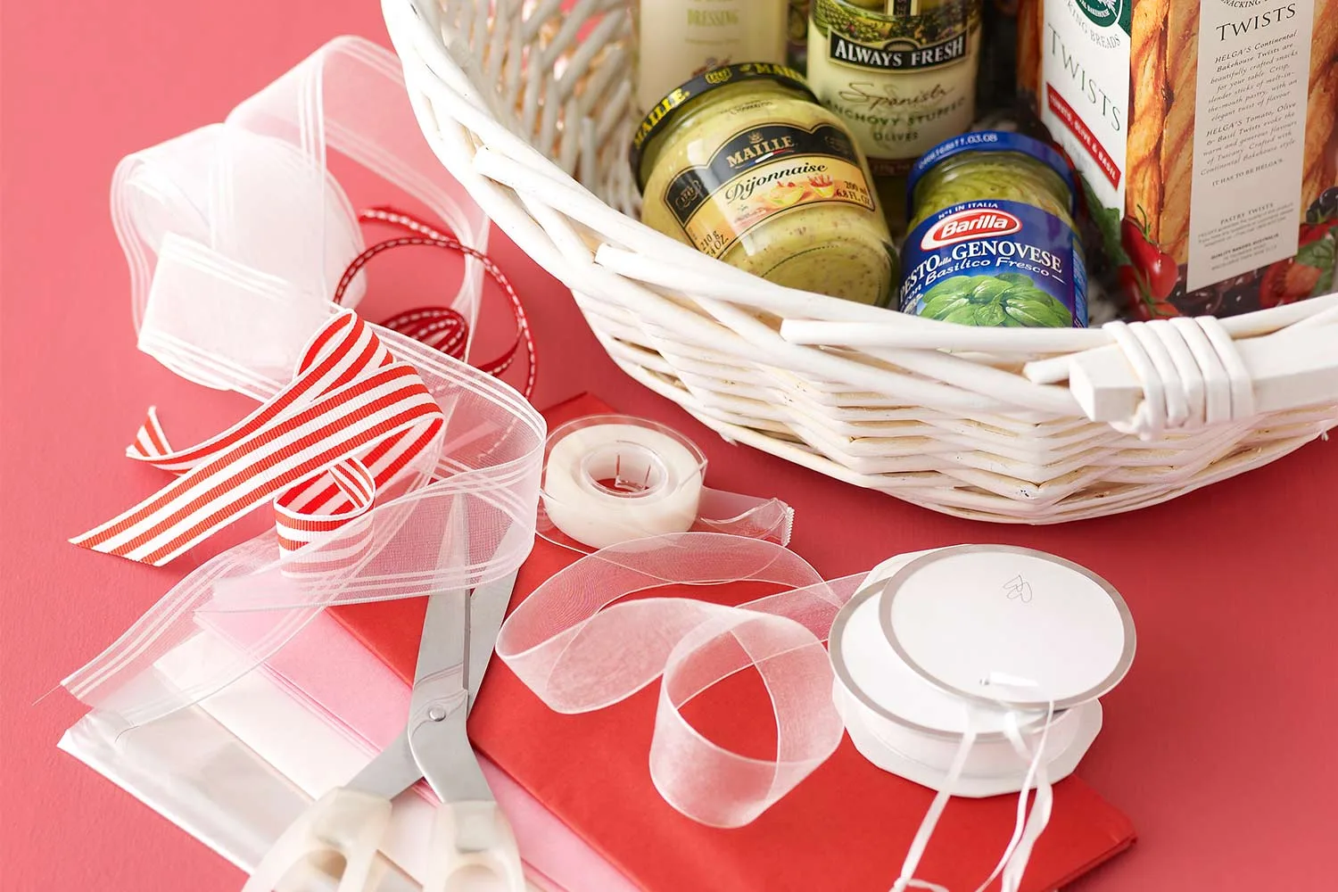 How to make your own luxe Christmas hamper