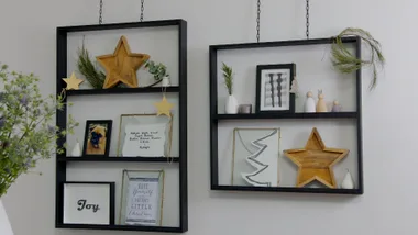 Tara gives a dining room a Christmas makeover