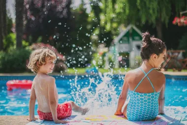 5 important ways to keep kids safe when you have a swimming pool