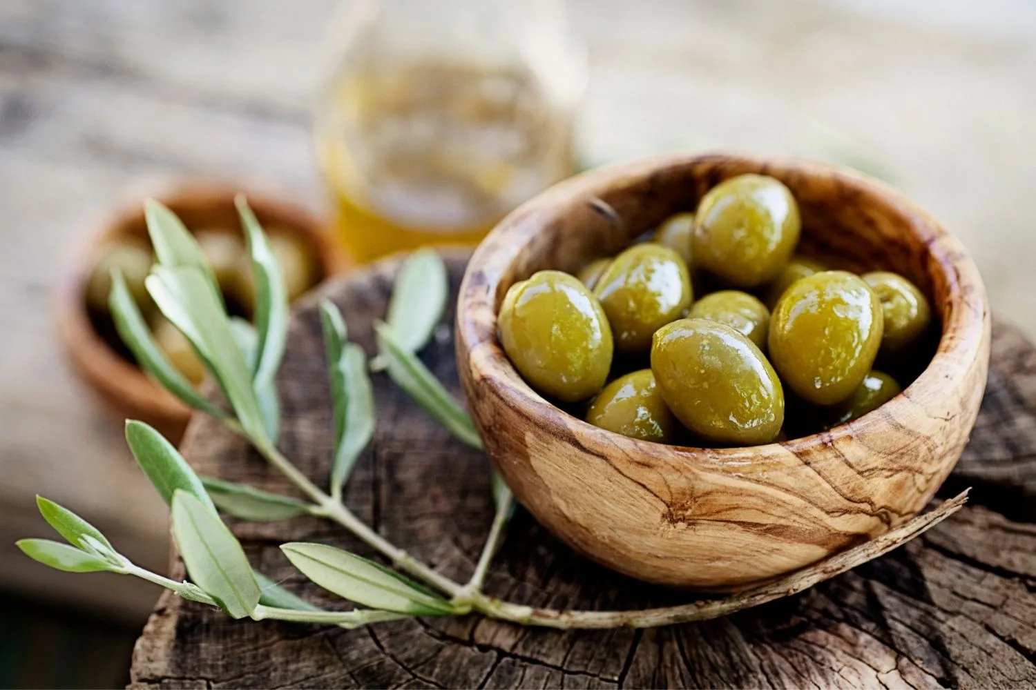 Manzanillo olives in a wooden bowl