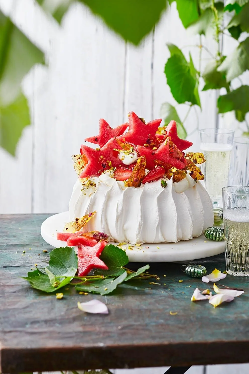 christmas dessert recipe pavlova with star shaped watermelon and gold honeycomb