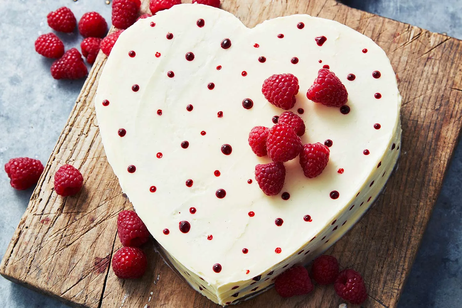 White chocolate sweetheart cake
