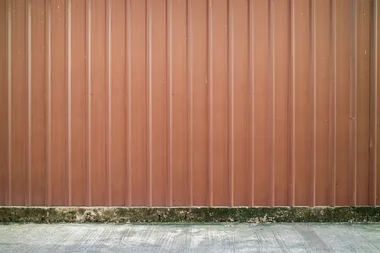 How to construct a colorbond fence