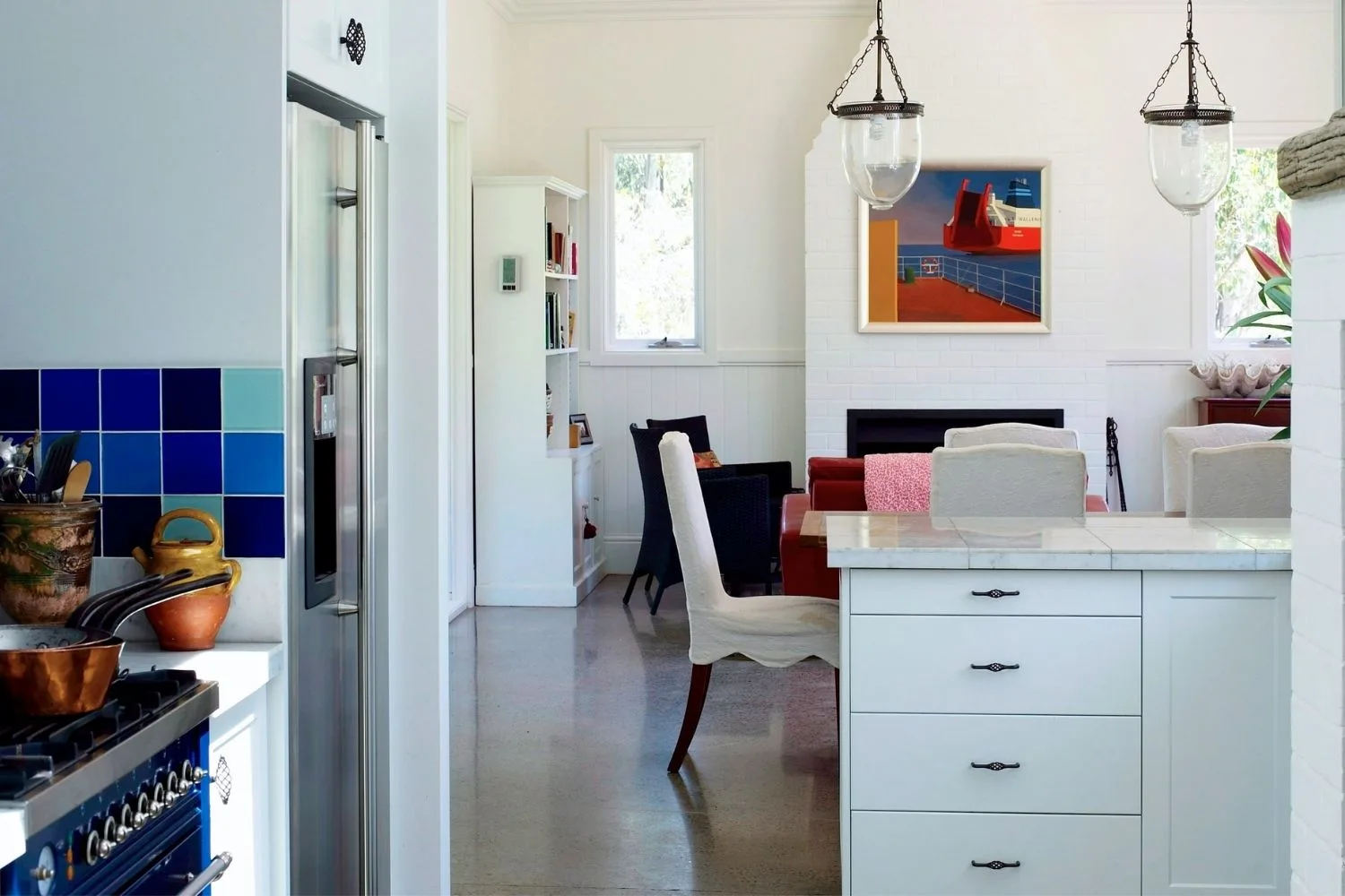 Open plan kitchen and dining room