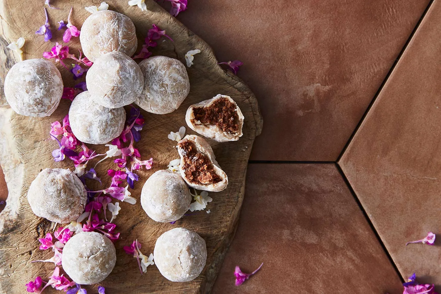 Cinnamon mochi pockets with orange gianduja filling