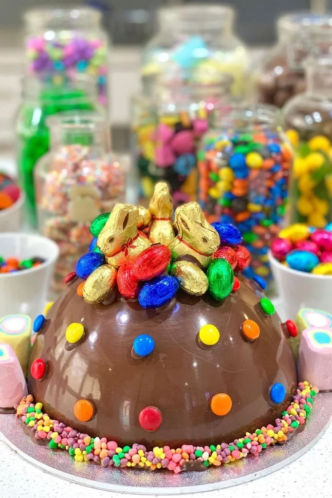 Easter pinata smash cake