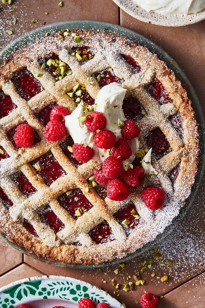 Schnapps raspberry and hazelnut tart
