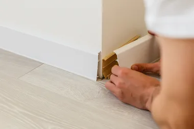How to install skirting boards