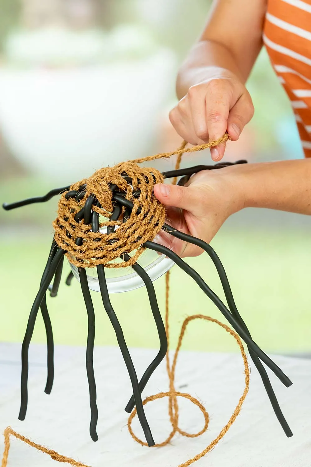 How to weave wire baskets step 5