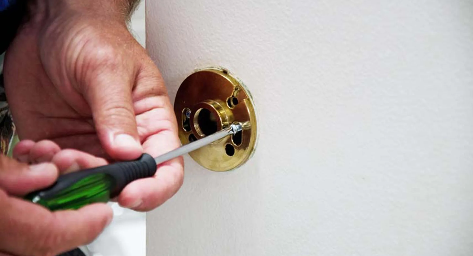 DIY DISASSEMBLE DOOR REPLACE EXTERIOR HANDLE visual data 8