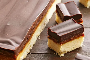 Choc-caramel shortbread slice