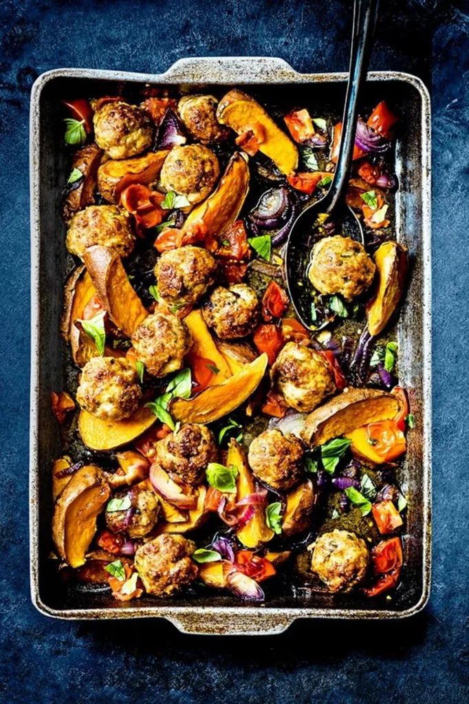 Tray bake with meatballs