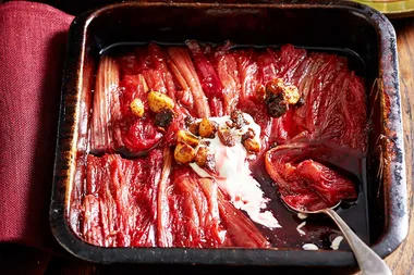 How to stew rhubarb in the oven