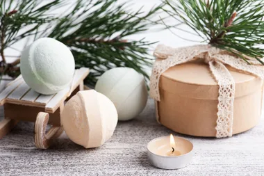 Homemade Mother’s Day bath bombs