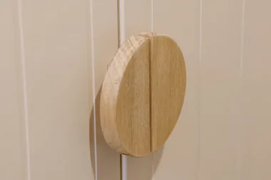 How to make round door handles