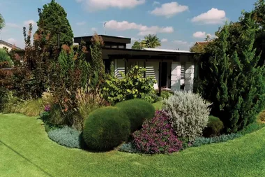 Charlie visits a show-stopping garden