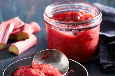 How to stew rhubarb in five minutes